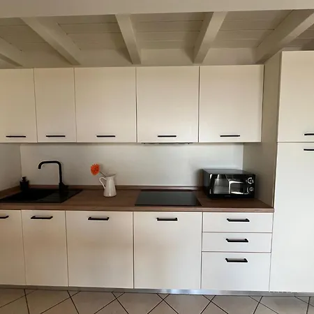 Garda Getaway Apartment Manerba del Garda